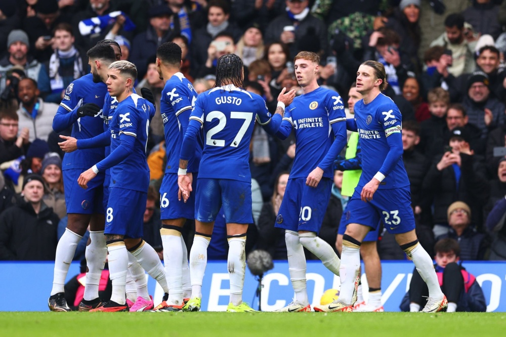 NBA罕见画面，罗德曼撤步三分命中，提前庆祝